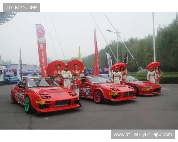 赛车空油漂行震惊全赛道——极限漂移引爆速度狂潮 赛车空油漂行震惊全赛道——极限漂移引爆速度狂潮