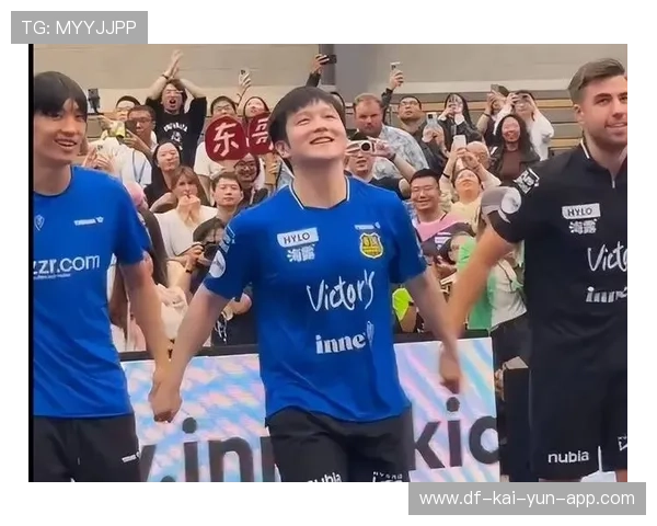 第一次英超现场打卡，樊振东笑容满满刷屏，樊振东vs弗雷塔斯回放