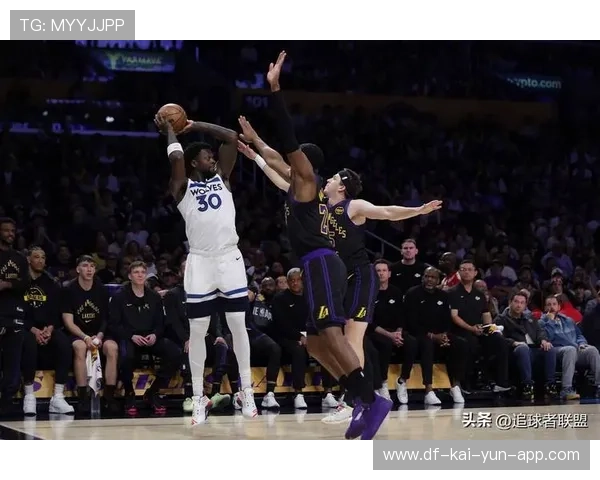 詹姆斯麦迪逊广场花园轰下52分大三双，湖人加时赛险胜尼克斯